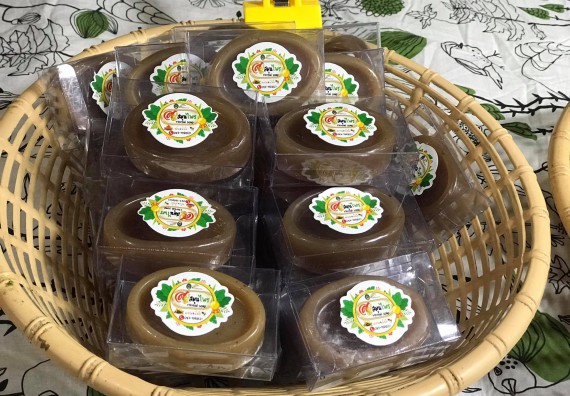 ภาพกิจกรรม โปรแกรมวิชาเคมี จัดระดมความคิดเห็นและสํารวจข้อมูลพื้นฐานเพื่อการพัฒนาผลิตภัณฑ์สบู่ก้อนสมุนไพร