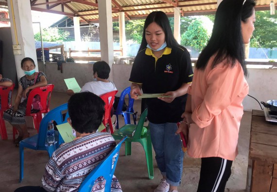 ภาพกิจกรรม โปรแกรมวิชาเคมี จัดอบรมพัฒนาผลิตภัณฑ์สบู่ก้อนสมุนไพร