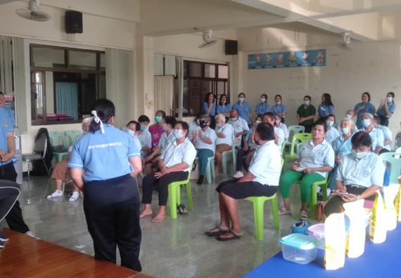 ภาพกิจกรรม ศูนย์บริการทางการแพทย์แผนไทยและการแพทย์ทางเลือก จัดกิจกรรมการดูแลสุขภาพด้วยการแพทย์ทางเลือก ครั้งที่ 1