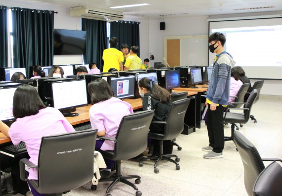 ภาพกิจกรรม คณะวิทยาศาสตร์และเทคโนโลยี จัดโครงการส่งเสริมนักเรียนที่มีความสามารถพิเศษด้านคณิตศาสตร์ วิทยาศาสตร์ ภาษาอังกฤษ และเทคโนโลยี