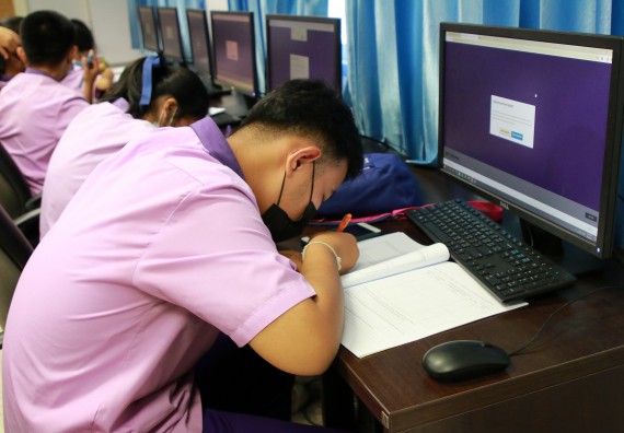 ภาพกิจกรรม คณะวิทยาศาสตร์และเทคโนโลยี จัดโครงการส่งเสริมนักเรียนที่มีความสามารถพิเศษด้านคณิตศาสตร์ วิทยาศาสตร์ ภาษาอังกฤษ และเทคโนโลยี