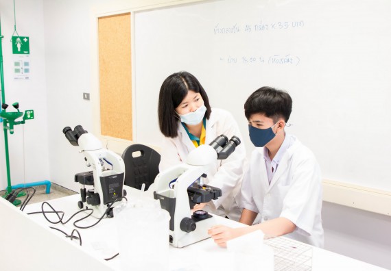 ภาพกิจกรรม โปรแกรมวิชาชีววิทยา จัดค่ายเทคนิคปลอดเชื้อและเพาะเลี้ยงเนื้อเยื่อพืช