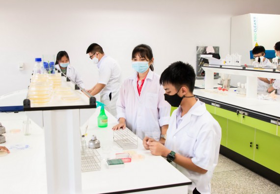 ภาพกิจกรรม โปรแกรมวิชาชีววิทยา จัดค่ายเทคนิคปลอดเชื้อและเพาะเลี้ยงเนื้อเยื่อพืช