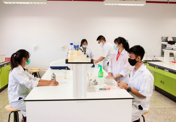 ภาพกิจกรรม โปรแกรมวิชาชีววิทยา จัดค่ายเทคนิคปลอดเชื้อและเพาะเลี้ยงเนื้อเยื่อพืช