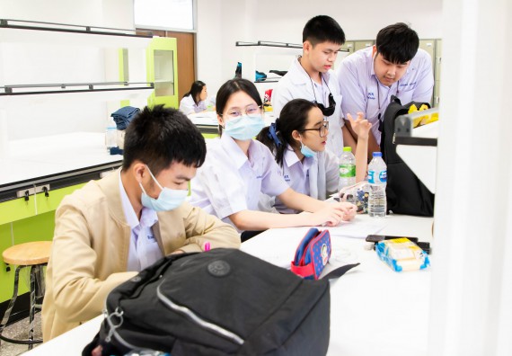 ภาพกิจกรรม โปรแกรมวิชาชีววิทยา จัดค่ายเทคนิคปลอดเชื้อและเพาะเลี้ยงเนื้อเยื่อพืช