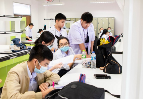 ภาพกิจกรรม โปรแกรมวิชาชีววิทยา จัดค่ายเทคนิคปลอดเชื้อและเพาะเลี้ยงเนื้อเยื่อพืช