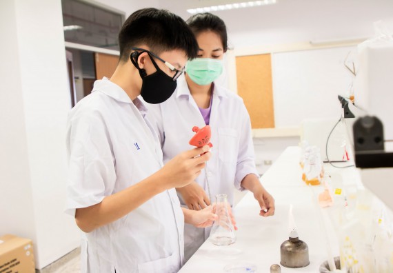 ภาพกิจกรรม โปรแกรมวิชาชีววิทยา จัดค่ายเทคนิคปลอดเชื้อและเพาะเลี้ยงเนื้อเยื่อพืช