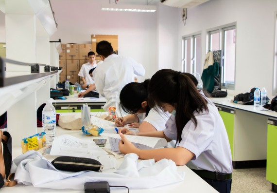 ภาพกิจกรรม โปรแกรมวิชาชีววิทยา จัดค่ายเทคนิคปลอดเชื้อและเพาะเลี้ยงเนื้อเยื่อพืช