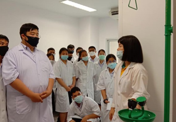 ภาพกิจกรรม โปรแกรมวิชาชีววิทยา จัดค่ายเทคนิคปลอดเชื้อและเพาะเลี้ยงเนื้อเยื่อพืช