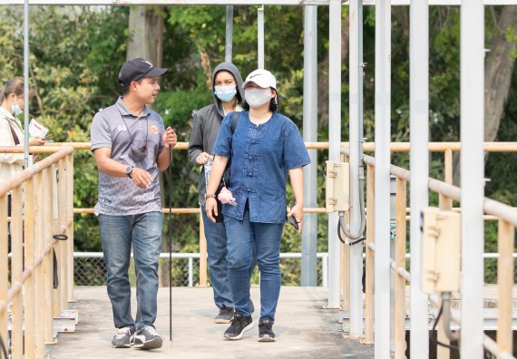 ภาพกิจกรรม โปรแกรมวิชาวิทยาศาสตร์สิ่งแวดล้อม จัดกิจกรรมโครงการส่งเสริมและสนับสนุนการจัดการเรียนการสอนเชิงบูรณาการกับการทำงาน เรื่อง ระบบบำบัดน้ำเสีย การวิเคราะห์คุณภาพน้ำในระบบบำบัดน้ำเสีย และระบบความปลอดภัยของผู้ปฏิบัติงาน รายวิชาเทคโนโลยีการจัดการน้ำเสี