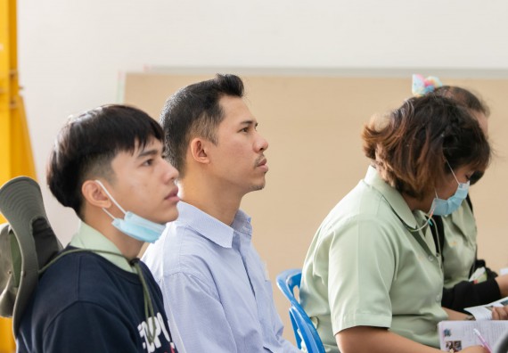 ภาพกิจกรรม โปรแกรมวิชาวิทยาศาสตร์สิ่งแวดล้อม จัดกิจกรรมโครงการส่งเสริมและสนับสนุนการจัดการเรียนการสอนเชิงบูรณาการกับการทำงาน เรื่อง ระบบบำบัดน้ำเสีย การวิเคราะห์คุณภาพน้ำในระบบบำบัดน้ำเสีย และระบบความปลอดภัยของผู้ปฏิบัติงาน รายวิชาเทคโนโลยีการจัดการน้ำเสี