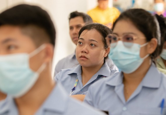 ภาพกิจกรรม โปรแกรมวิชาวิทยาศาสตร์สิ่งแวดล้อม จัดกิจกรรมโครงการส่งเสริมและสนับสนุนการจัดการเรียนการสอนเชิงบูรณาการกับการทำงาน เรื่อง ระบบบำบัดน้ำเสีย การวิเคราะห์คุณภาพน้ำในระบบบำบัดน้ำเสีย และระบบความปลอดภัยของผู้ปฏิบัติงาน รายวิชาเทคโนโลยีการจัดการน้ำเสี