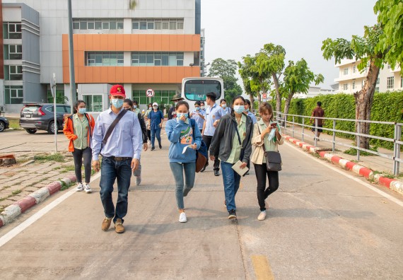 ภาพกิจกรรม โปรแกรมวิชาวิทยาศาสตร์สิ่งแวดล้อม จัดกิจกรรมโครงการส่งเสริมและสนับสนุนการจัดการเรียนการสอนเชิงบูรณาการกับการทำงาน เรื่อง ระบบบำบัดน้ำเสีย การวิเคราะห์คุณภาพน้ำในระบบบำบัดน้ำเสีย และระบบความปลอดภัยของผู้ปฏิบัติงาน รายวิชาเทคโนโลยีการจัดการน้ำเสี