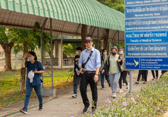 ภาพกิจกรรม โปรแกรมวิชาวิทยาศาสตร์สิ่งแวดล้อม จัดกิจกรรมโครงการส่งเสริมและสนับสนุนการจัดการเรียนการสอนเชิงบูรณาการกับการทำงาน เรื่อง ระบบบำบัดน้ำเสีย การวิเคราะห์คุณภาพน้ำในระบบบำบัดน้ำเสีย และระบบความปลอดภัยของผู้ปฏิบัติงาน รายวิชาเทคโนโลยีการจัดการน้ำเสี