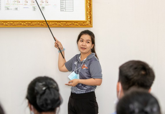 ภาพกิจกรรม โปรแกรมวิชาวิทยาศาสตร์สิ่งแวดล้อม จัดกิจกรรมโครงการส่งเสริมและสนับสนุนการจัดการเรียนการสอนเชิงบูรณาการกับการทำงาน เรื่อง ระบบบำบัดน้ำเสีย การวิเคราะห์คุณภาพน้ำในระบบบำบัดน้ำเสีย และระบบความปลอดภัยของผู้ปฏิบัติงาน รายวิชาเทคโนโลยีการจัดการน้ำเสี