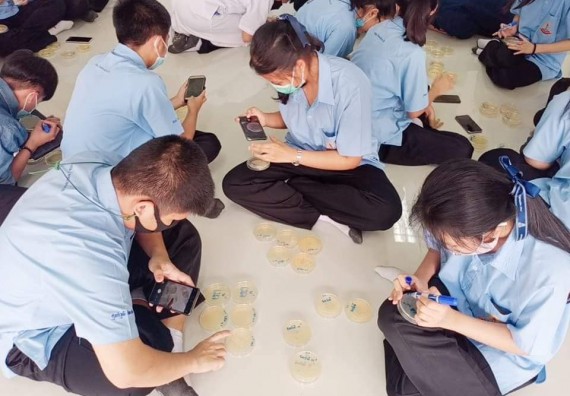 ภาพกิจกรรม โปรแกรมวิชาชีววิทยา จัดค่ายเทคนิคปลอดเชื้อและเพาะเลี้ยงเนื้อเยื่อพืช