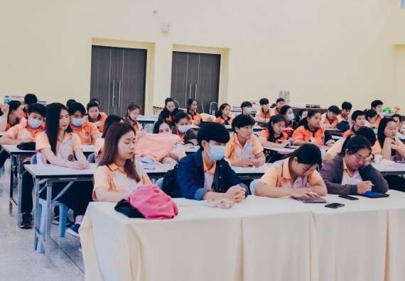 ภาพกิจกรรม โปรแกรมวิชาคณิตศาสตร์ จัดอบรมเชิงปฏิบัติการสัมมนาวิชาการทางด้านคณิตศาสตร์กับการวิจัย