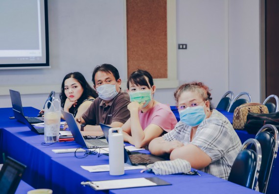 ภาพกิจกรรม คณะวิทยาศาสตร์และเทคโนโลยี จัดประชุมหารือแนวทางในการปรับปรุงหลักสูตร