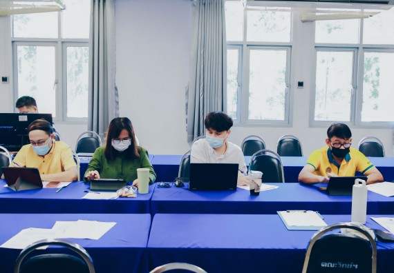 ภาพกิจกรรม คณะวิทยาศาสตร์และเทคโนโลยี จัดประชุมหารือแนวทางในการปรับปรุงหลักสูตร