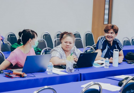 ภาพกิจกรรม คณะวิทยาศาสตร์และเทคโนโลยี จัดประชุมหารือแนวทางในการปรับปรุงหลักสูตร