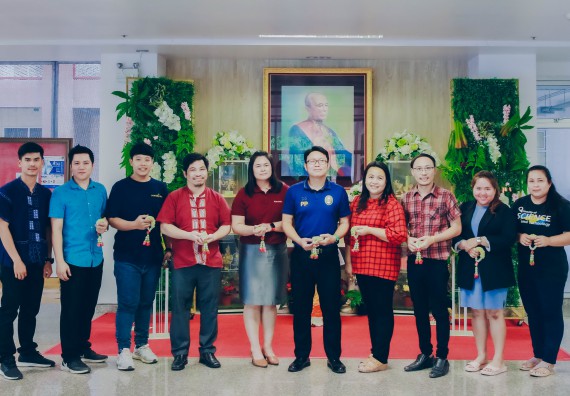 ภาพกิจกรรม คณะวิทยาศาสตร์และเทคโนโลยี จัดพิธีรดน้ำดำหัวผู้บริหารคณะวิทยาศาสตร์และเทคโนโลยี