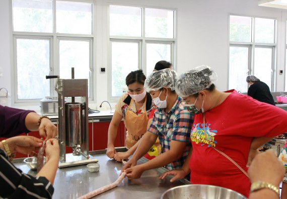 ภาพกิจกรรม  โปรแกรมวิชาเกษตรศาสตร์ จัดอบรมเรื่อง เนื้อสัตว์และการแปรรูปผลิตภัณฑ์