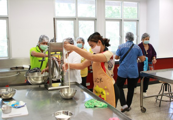 ภาพกิจกรรม  โปรแกรมวิชาเกษตรศาสตร์ จัดอบรมเรื่อง เนื้อสัตว์และการแปรรูปผลิตภัณฑ์