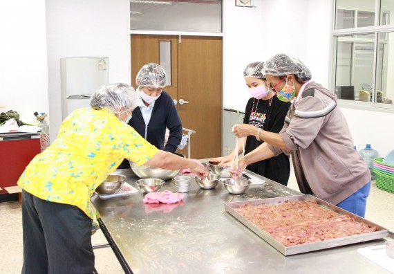 ภาพกิจกรรม  โปรแกรมวิชาเกษตรศาสตร์ จัดอบรมเรื่อง เนื้อสัตว์และการแปรรูปผลิตภัณฑ์