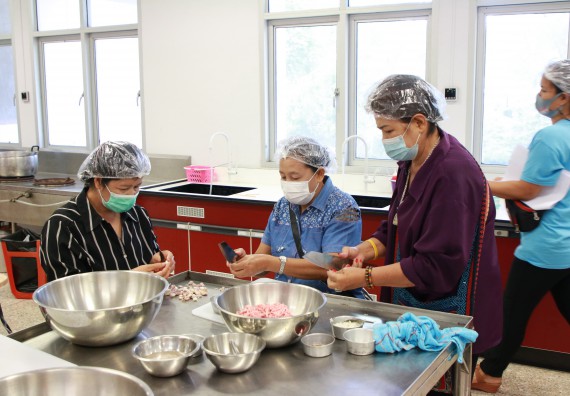 ภาพกิจกรรม  โปรแกรมวิชาเกษตรศาสตร์ จัดอบรมเรื่อง เนื้อสัตว์และการแปรรูปผลิตภัณฑ์