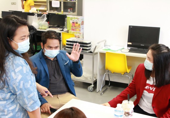 ภาพกิจกรรม  คณะวิทยาศาสตร์และเทคโนโลยี จัดกิจกรรม Scitech Live KPRU