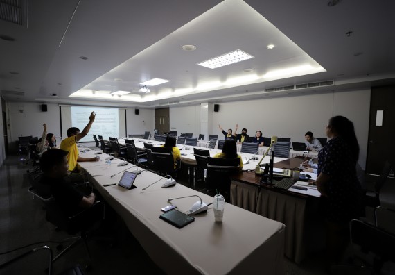 ภาพกิจกรรม  คณะวิทยาศาสตร์และเทคโนโลยี จัดประชุมจัดทำติดตามการดำเนินงานตามองค์ประกอบการประกันคุณภาพการศึกษาของหลักสูตรและคณะ ภาคการศึกษาที่ 2/2563