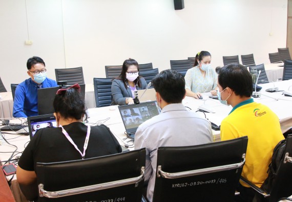 ภาพกิจกรรมหลักสูตรสาขาวิชาวิทยาศาสตร์สิ่งแวดล้อม (วท.บ.) โปรแกรมวิชาวิทยาศาสตร์สิ่งแวดล้อม จัดการตรวจประเมินคุณภาพภายในในรูปแบบการประเมินคุณภาพการศึกษาผ่านสื่ออิเล็กทรอนิกส์ ปีการศึกษา 2563 หลักสูตรวิทยาศาสตร์สิ่งแวดล้อม