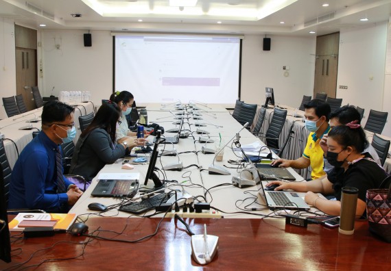 ภาพกิจกรรมหลักสูตรสาขาวิชาวิทยาศาสตร์สิ่งแวดล้อม (วท.บ.) โปรแกรมวิชาวิทยาศาสตร์สิ่งแวดล้อม จัดการตรวจประเมินคุณภาพภายในในรูปแบบการประเมินคุณภาพการศึกษาผ่านสื่ออิเล็กทรอนิกส์ ปีการศึกษา 2563 หลักสูตรวิทยาศาสตร์สิ่งแวดล้อม