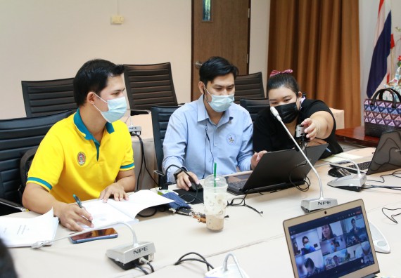 ภาพกิจกรรมหลักสูตรสาขาวิชาวิทยาศาสตร์สิ่งแวดล้อม (วท.บ.) โปรแกรมวิชาวิทยาศาสตร์สิ่งแวดล้อม จัดการตรวจประเมินคุณภาพภายในในรูปแบบการประเมินคุณภาพการศึกษาผ่านสื่ออิเล็กทรอนิกส์ ปีการศึกษา 2563 หลักสูตรวิทยาศาสตร์สิ่งแวดล้อม