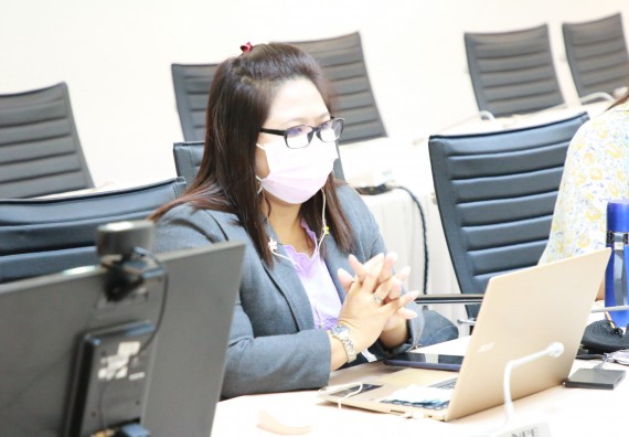 ภาพกิจกรรมหลักสูตรสาขาวิชาวิทยาศาสตร์สิ่งแวดล้อม (วท.บ.) โปรแกรมวิชาวิทยาศาสตร์สิ่งแวดล้อม จัดการตรวจประเมินคุณภาพภายในในรูปแบบการประเมินคุณภาพการศึกษาผ่านสื่ออิเล็กทรอนิกส์ ปีการศึกษา 2563 หลักสูตรวิทยาศาสตร์สิ่งแวดล้อม