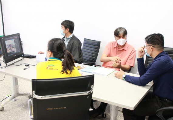 ภาพกิจกรรม หลักสูตรชีววิทยา จัดการตรวจประเมินคุณภาพภายในในรูปแบบการประเมินคุณภาพการศึกษาผ่านสื่ออิเล็กทรอนิกส์ ปีการศึกษา 2563 หลักสูตรชีววิทยา