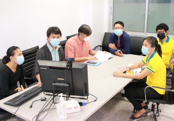 ภาพกิจกรรม หลักสูตรชีววิทยา จัดการตรวจประเมินคุณภาพภายในในรูปแบบการประเมินคุณภาพการศึกษาผ่านสื่ออิเล็กทรอนิกส์ ปีการศึกษา 2563 หลักสูตรชีววิทยา