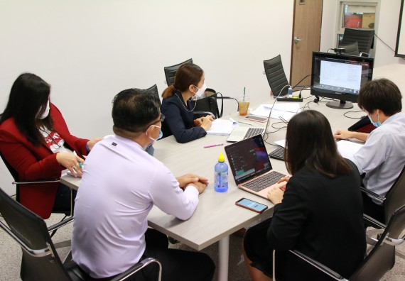 ภาพกิจกรรม  หลักสูตรเคมี (ค.บ.) จัดการตรวจประเมินคุณภาพภายในในรูปแบบการประเมินคุณภาพการศึกษาผ่านสื่ออิเล็กทรอนิกส์ ปีการศึกษา 2563 หลักสูตรเคมี (ค.บ.)