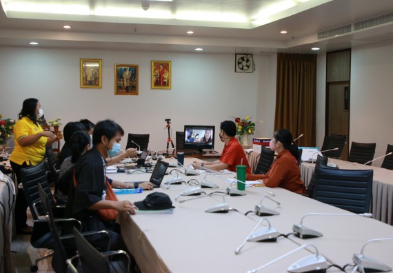 ภาพกิจกรรม หลักสูตรสาขาวิชาการศึกษา (ฟิสิกส์,อุตสาหกรรมศิลป์,ชีววิทยา) จัดการตรวจประเมินคุณภาพภายในในรูปแบบการประเมินคุณภาพการศึกษาผ่านสื่ออิเล็กทรอนิกส์ ปีการศึกษา 2563 หลักสูตรสาขาวิชาการศึกษา (ฟิสิกส์,อุตสาหกรรมศิลป์,ชีววิทยา)