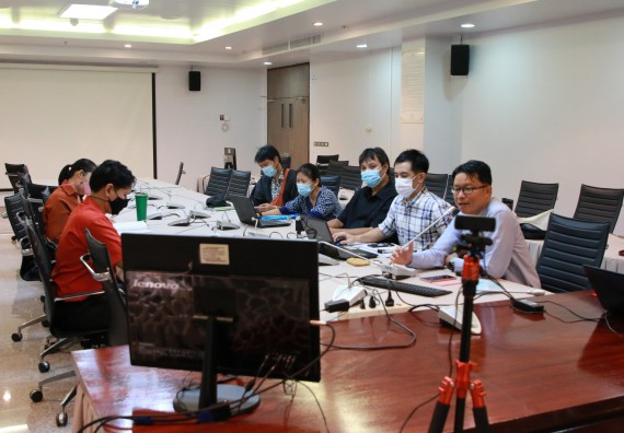 ภาพกิจกรรม หลักสูตรสาขาวิชาการศึกษา (ฟิสิกส์,อุตสาหกรรมศิลป์,ชีววิทยา) จัดการตรวจประเมินคุณภาพภายในในรูปแบบการประเมินคุณภาพการศึกษาผ่านสื่ออิเล็กทรอนิกส์ ปีการศึกษา 2563 หลักสูตรสาขาวิชาการศึกษา (ฟิสิกส์,อุตสาหกรรมศิลป์,ชีววิทยา)