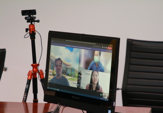 ภาพกิจกรรม หลักสูตรสาขาวิชาการศึกษา (ฟิสิกส์,อุตสาหกรรมศิลป์,ชีววิทยา) จัดการตรวจประเมินคุณภาพภายในในรูปแบบการประเมินคุณภาพการศึกษาผ่านสื่ออิเล็กทรอนิกส์ ปีการศึกษา 2563 หลักสูตรสาขาวิชาการศึกษา (ฟิสิกส์,อุตสาหกรรมศิลป์,ชีววิทยา)