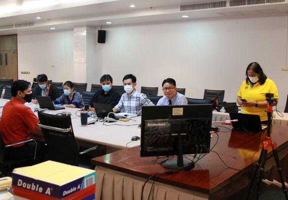 ภาพกิจกรรม หลักสูตรสาขาวิชาการศึกษา (ฟิสิกส์,อุตสาหกรรมศิลป์,ชีววิทยา) จัดการตรวจประเมินคุณภาพภายในในรูปแบบการประเมินคุณภาพการศึกษาผ่านสื่ออิเล็กทรอนิกส์ ปีการศึกษา 2563 หลักสูตรสาขาวิชาการศึกษา (ฟิสิกส์,อุตสาหกรรมศิลป์,ชีววิทยา)