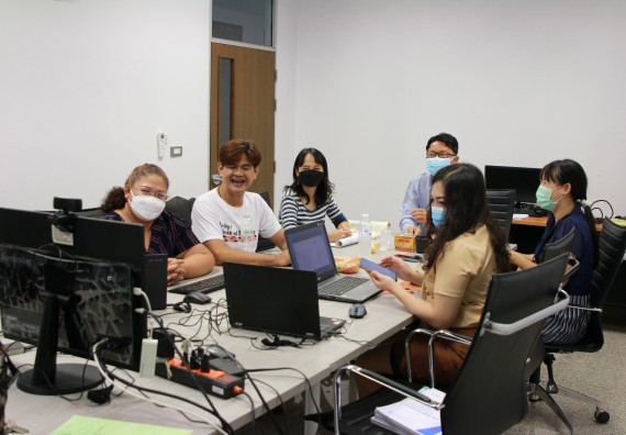 ภาพกิจกรรม  หลักสูตรสาขาวิชาเทคโนโลยีสารสนเทศ (วท.บ.) จัดการตรวจประเมินคุณภาพภายในในรูปแบบการประเมินคุณภาพการศึกษาผ่านสื่ออิเล็กทรอนิกส์ ปีการศึกษา 2563