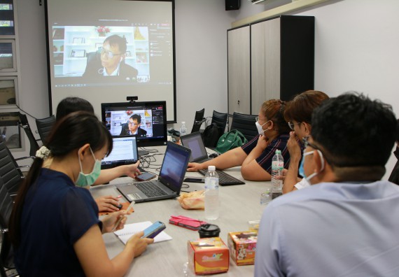 ภาพกิจกรรม  หลักสูตรสาขาวิชาเทคโนโลยีสารสนเทศ (วท.บ.) จัดการตรวจประเมินคุณภาพภายในในรูปแบบการประเมินคุณภาพการศึกษาผ่านสื่ออิเล็กทรอนิกส์ ปีการศึกษา 2563
