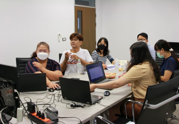 ภาพกิจกรรม  หลักสูตรสาขาวิชาเทคโนโลยีสารสนเทศ (วท.บ.) จัดการตรวจประเมินคุณภาพภายในในรูปแบบการประเมินคุณภาพการศึกษาผ่านสื่ออิเล็กทรอนิกส์ ปีการศึกษา 2563