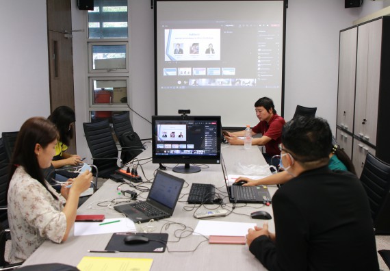 ภาพกิจกรรม  หลักสูตรเคมี (วท.บ.) จัดการตรวจประเมินคุณภาพภายในในรูปแบบการประเมินคุณภาพการศึกษาผ่านสื่ออิเล็กทรอนิกส์ ปีการศึกษา 2563