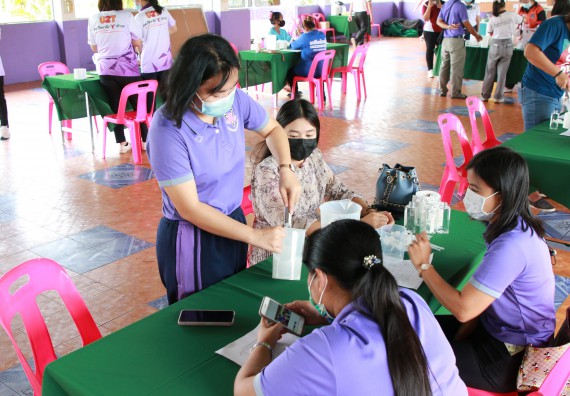 ภาพกิจกรรม  คณะวิทยาศาสตร์และเทคโนโลยี จัดกิจกรรมการอบรมเชิงปฏิบัติการนักวิทยาศาสตร์รุ่นเยาว์ ให้กับนักเรียนและคณะครูโรงเรียนอนุบาลปางมะค่า