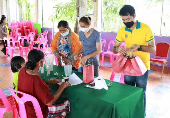 ภาพกิจกรรม  คณะวิทยาศาสตร์และเทคโนโลยี จัดกิจกรรมการอบรมเชิงปฏิบัติการนักวิทยาศาสตร์รุ่นเยาว์ ให้กับนักเรียนและคณะครูโรงเรียนอนุบาลปางมะค่า