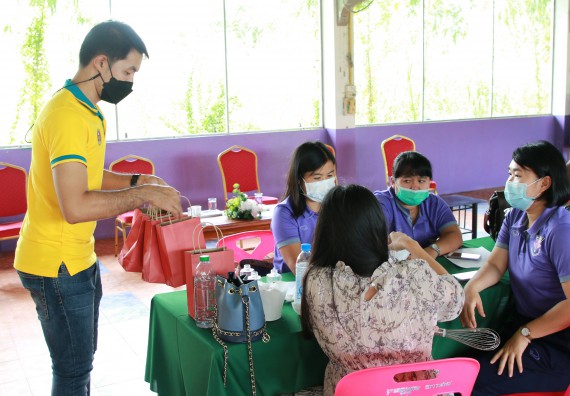 ภาพกิจกรรม  คณะวิทยาศาสตร์และเทคโนโลยี จัดกิจกรรมการอบรมเชิงปฏิบัติการนักวิทยาศาสตร์รุ่นเยาว์ ให้กับนักเรียนและคณะครูโรงเรียนอนุบาลปางมะค่า