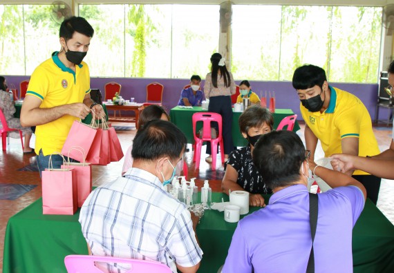 ภาพกิจกรรม  คณะวิทยาศาสตร์และเทคโนโลยี จัดกิจกรรมการอบรมเชิงปฏิบัติการนักวิทยาศาสตร์รุ่นเยาว์ ให้กับนักเรียนและคณะครูโรงเรียนอนุบาลปางมะค่า